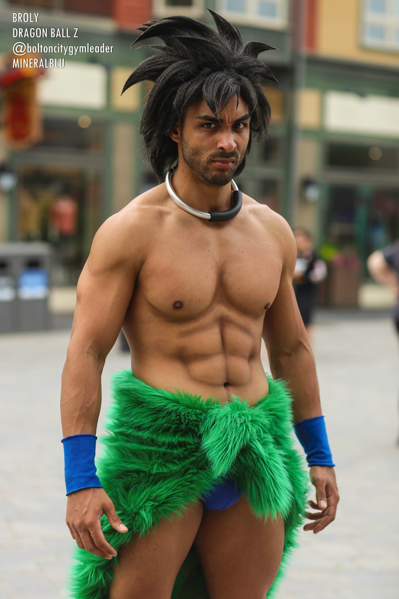 Illustration for article titled Our Favorite Photos From YetiCon, Canada's Mountain Cosplay Party